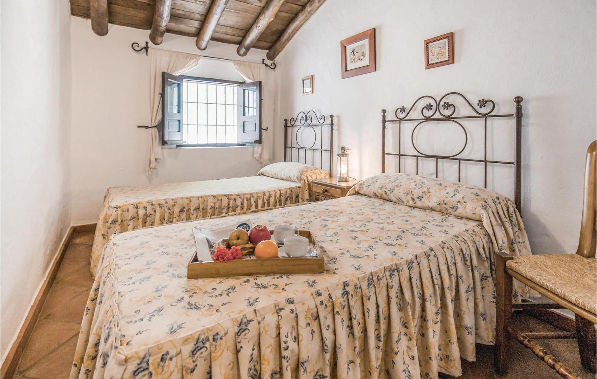 Cozy Home In Zahara De La Sierra With Kitchen Luaran gambar